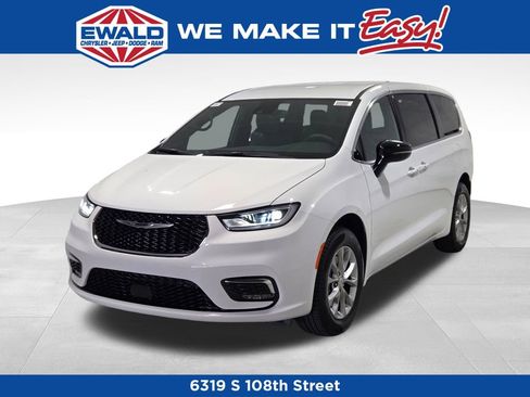 New 2026 Chrysler Pacifica Select image 14