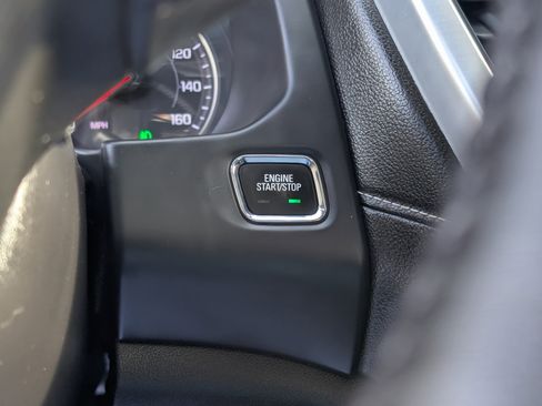 Used 2022 GMC Acadia SLT w/ LPO, Floor Liner Package image 19