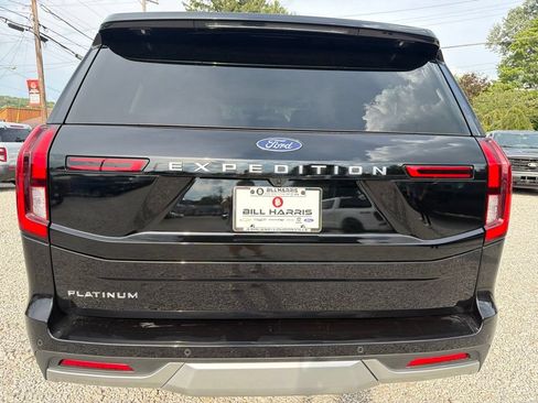 Used 2026 Ford Expedition Platinum w/ Driver's Package AWD/4WD image 6