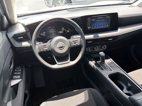 Used 2025 Nissan Kicks S FWD image 18