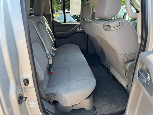Used 2006 Nissan Frontier SE w/ (P01) Power Pkg RWD image 11