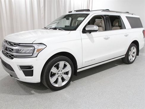 Used 2023 Ford Expedition Max Platinum image 3