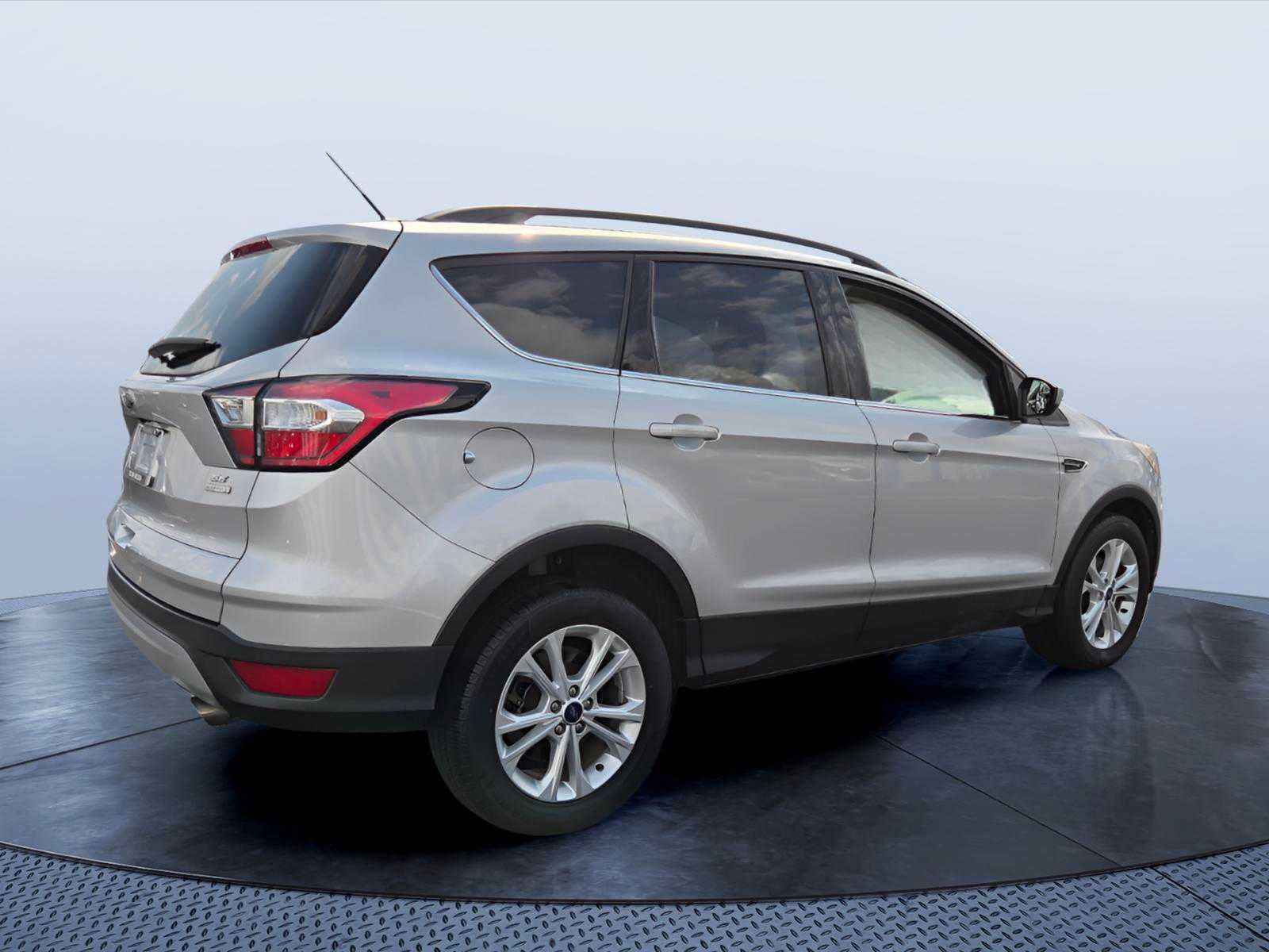 Used 2018 Ford Escape SE FWD image 6