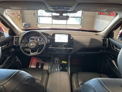 Used 2023 Nissan Pathfinder SL w/ SL Premium Package AWD/4WD image 22