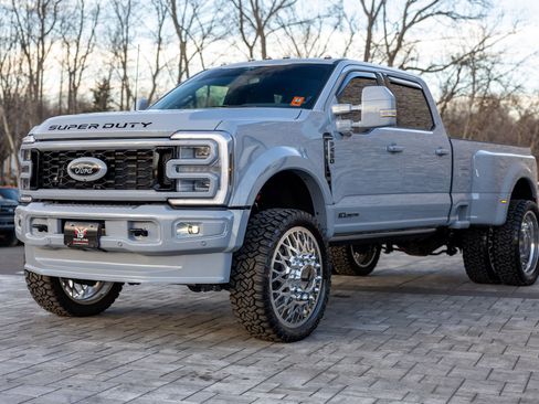 Used 2025 Ford F450 Platinum image 4