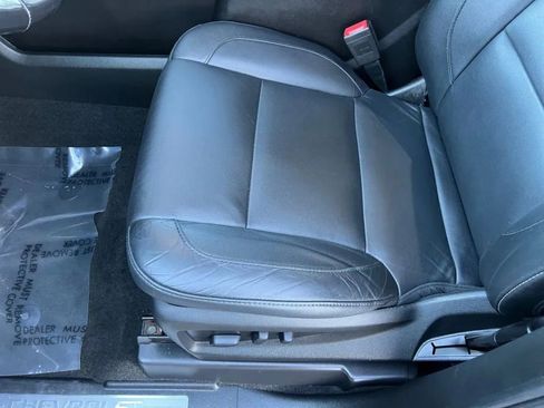 Used 2018 Chevrolet Suburban LT w/ Luxury Package image 24