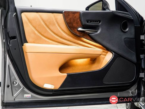 Used 2022 Lexus LS 500 AWD image 33