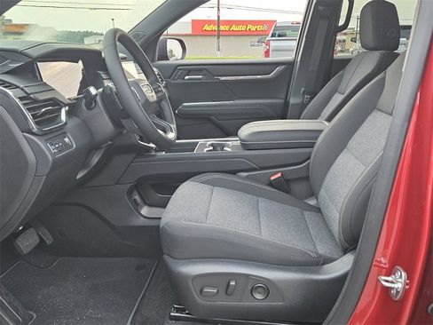 New 2025 GMC Acadia Elevation image 3