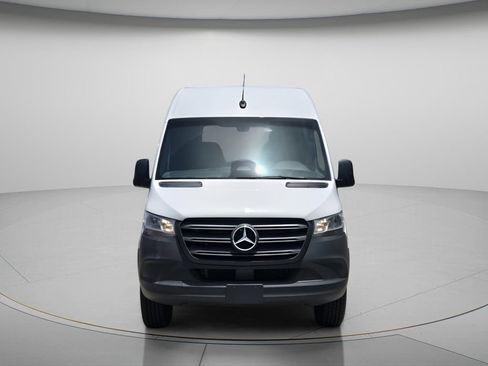 Used 2025 Mercedes-Benz Sprinter 2500 image 5