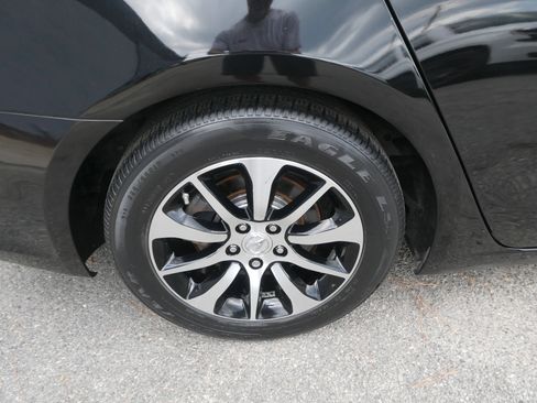 Used 2016 Acura TLX FWD image 33