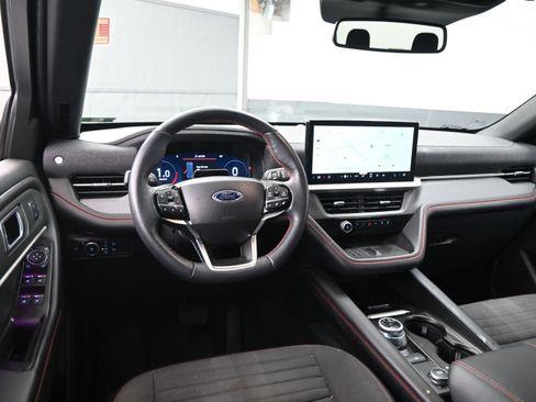 Used 2025 Ford Explorer ST-Line w/ Premium Package RWD image 18