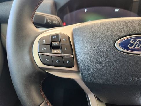 Used 2026 Ford Explorer Active RWD image 29