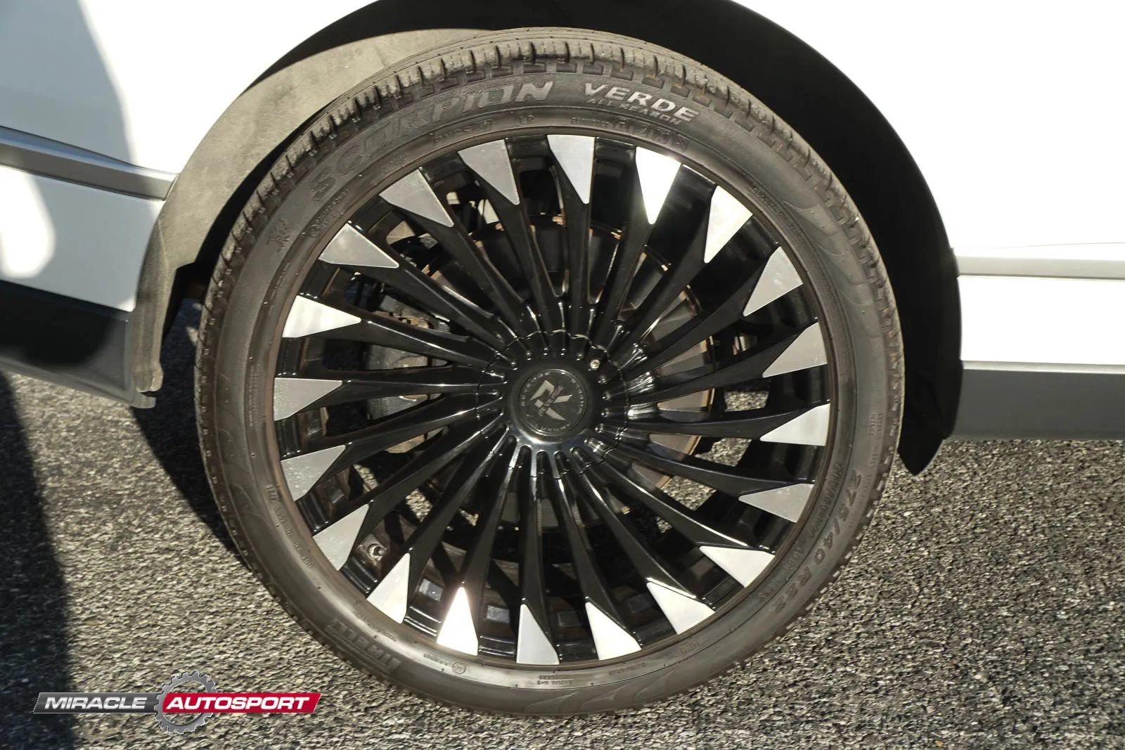 Used 2021 Land Rover Range Rover Autobiography AWD/4WD image 11