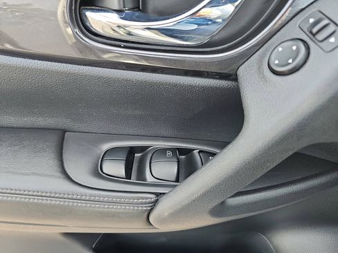 Used 2019 Nissan Rogue S w/ Special Edition Package image 27