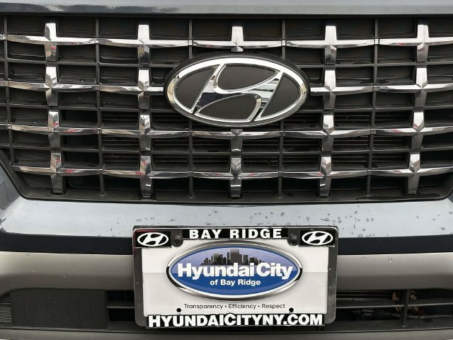 Used 2025 Hyundai Venue Limited FWD image 12