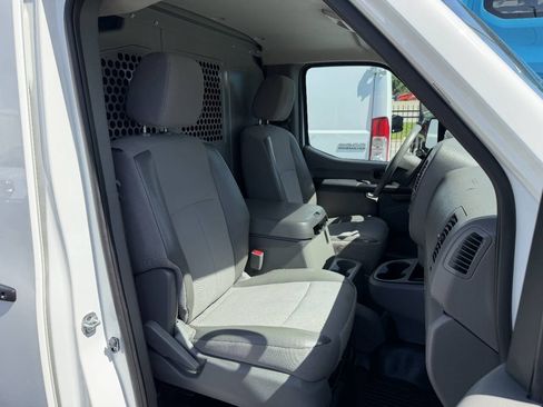 Used 2021 Nissan NV 2500 SV RWD image 9