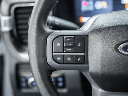 Used 2025 Ford F250 Lariat w/ Black Appearance Package image 36