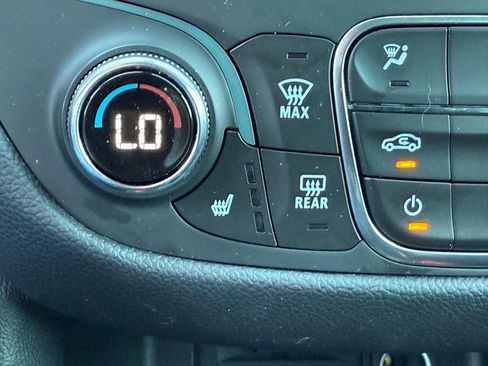 Used 2022 Chevrolet Equinox RS w/ RS Leather Package FWD image 24