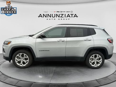 Used 2024 Jeep Compass Latitude AWD/4WD image 2