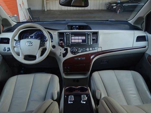 Used 2011 Toyota Sienna XLE w/ XLE Navigation Pkg FWD image 53