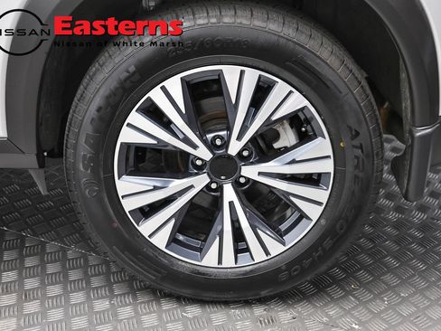 Used 2023 Toyota Corolla LE w/ Carpet Mat Package (TMS) FWD image 47