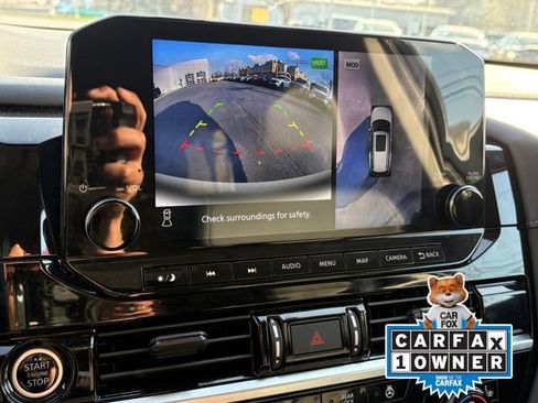 Used 2023 Nissan Pathfinder SL w/ Lighting Package (N92) image 13