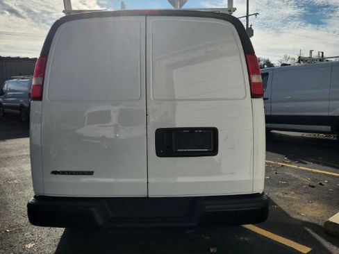 Used 2023 Chevrolet Express 2500 w/ Driver Convenience Package image 11