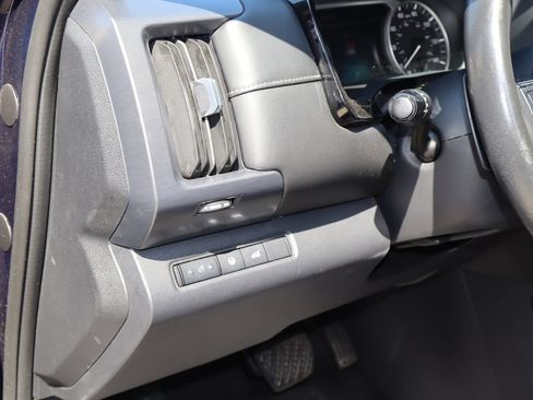 Used 2023 Nissan Pathfinder SL w/ SL Premium Package FWD image 20