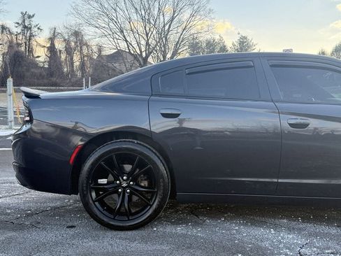 Used 2017 Dodge Charger R/T w/ Blacktop Package image 9