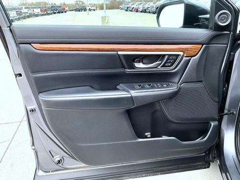 Used 2019 Honda CR-V Touring image 9