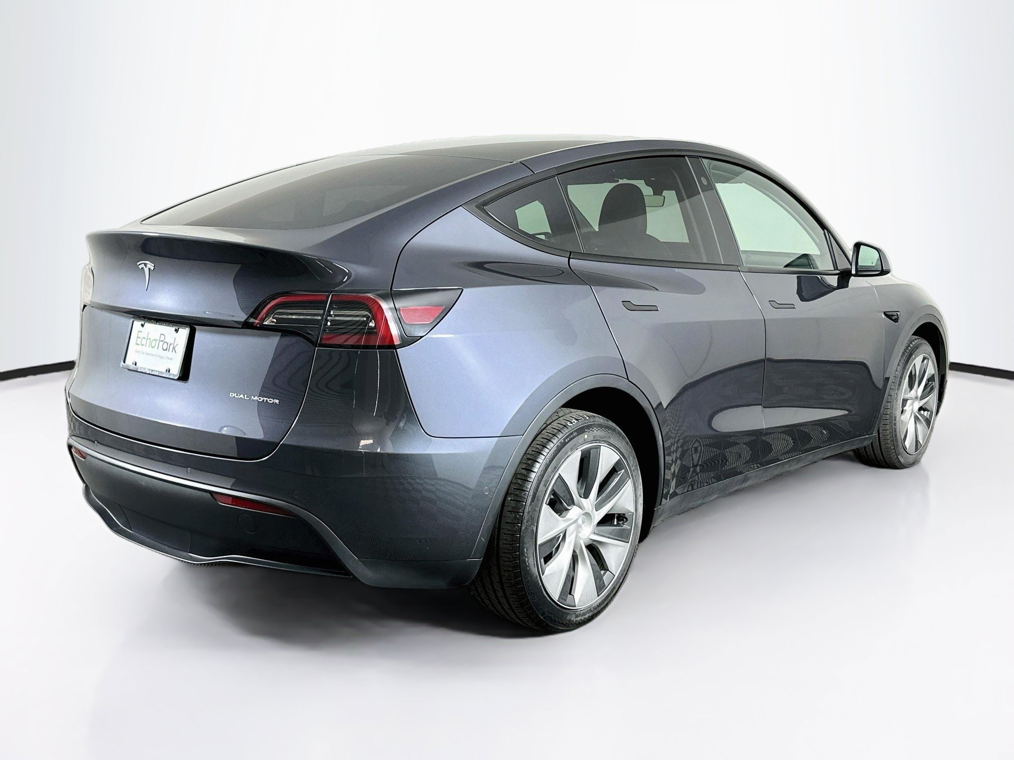 Used 2022 Tesla Model Y Long Range AWD/4WD image 9