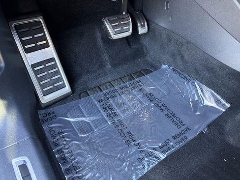 Used 2022 Volkswagen Tiguan SE R-Line image 18