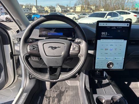 Used 2021 Ford Mustang Mach-E Premium image 16