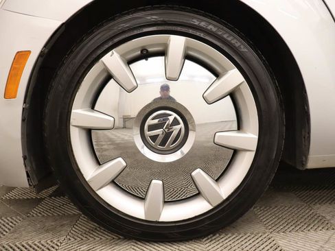 Used 2012 Volkswagen Beetle 2.5 FWD image 6