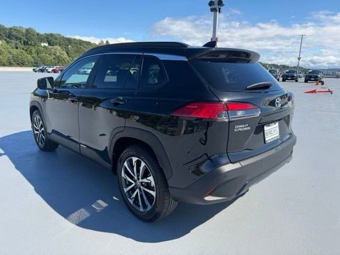 Certified 2024 Toyota Corolla Cross XLE w/ Convenience Package AWD/4WD image 9