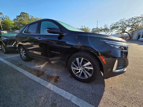 Used 2023 Chevrolet Equinox Premier FWD image 3