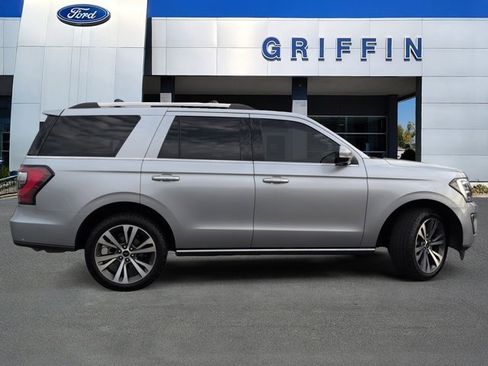 Used 2021 Ford Expedition Limited image 3