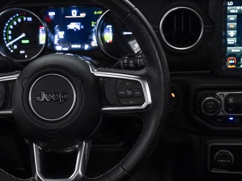 Used 2022 Jeep Wrangler Unlimited Sahara w/ Cold Weather Group AWD/4WD image 22