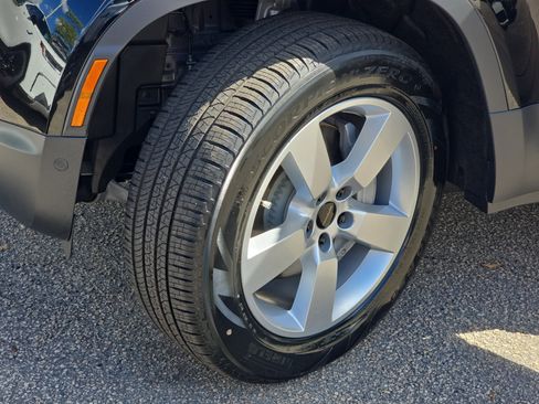 New 2026 Land Rover Defender 110 S image 32