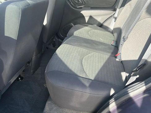 Used 2006 MAZDA Tribute I FWD image 25