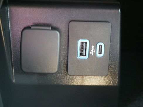 Certified 2023 Ford Explorer ST-Line AWD/4WD image 25