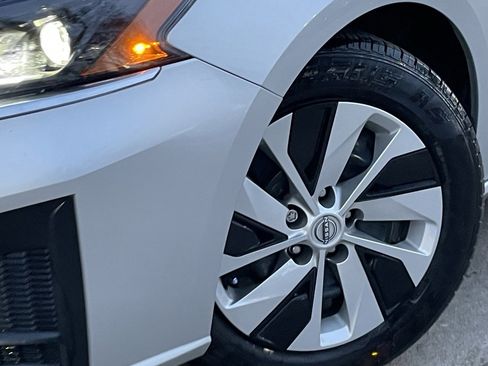 Used 2024 Nissan Altima 2.5 S image 8