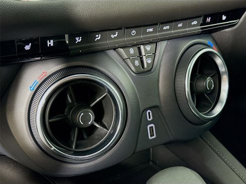 Used 2022 Chevrolet Blazer LT image 16