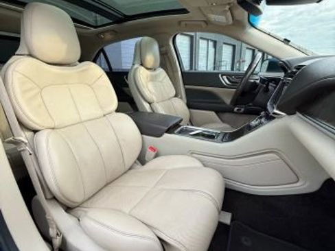 Used 2018 Lincoln Continental Reserve image 18