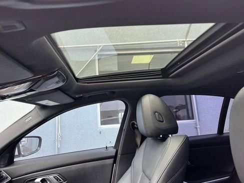 Used 2022 BMW 330i Sedan w/ Convenience Package image 23