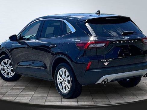 Certified 2024 Ford Escape Active FWD image 2