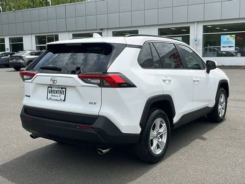 Certified 2021 Toyota RAV4 XLE w/ Convenience Package FWD image 6