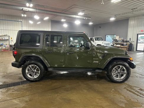Used 2023 Jeep Wrangler Unlimited Sahara w/ Dual Top Group AWD/4WD image 34