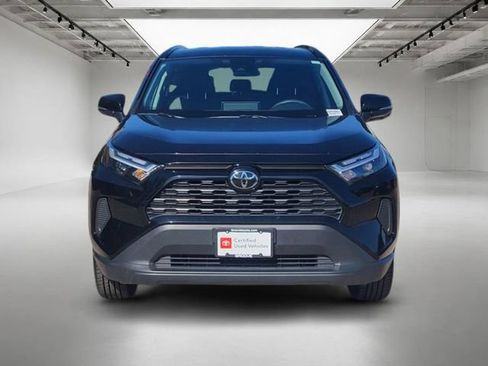 Used 2025 Toyota RAV4 XLE FWD image 9