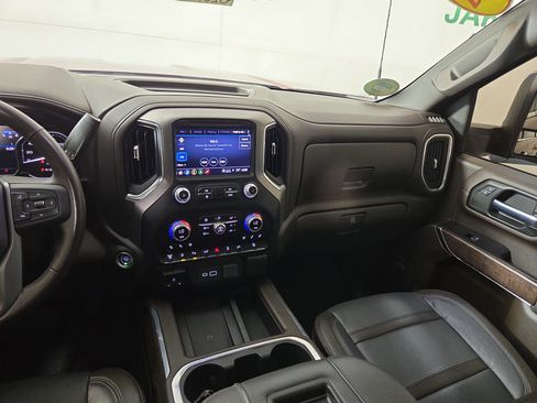 Certified 2022 GMC Sierra 2500 Denali w/ Denali Ultimate Package AWD/4WD image 25